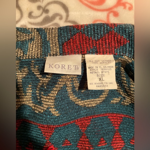 Womens vintage jacket Aztec design. - Picture 5 of 6